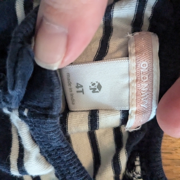 🍁2/$7🍁 OLD NAVY Navy and White Striped Long Sleeve Shirt - Picture 2 of 2